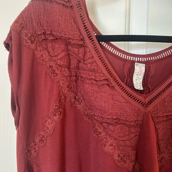 Free People Abigail Lace V-Neck Sleeveless Top - Picture 4 of 7